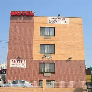 Red Carpet Brooklyn Motel