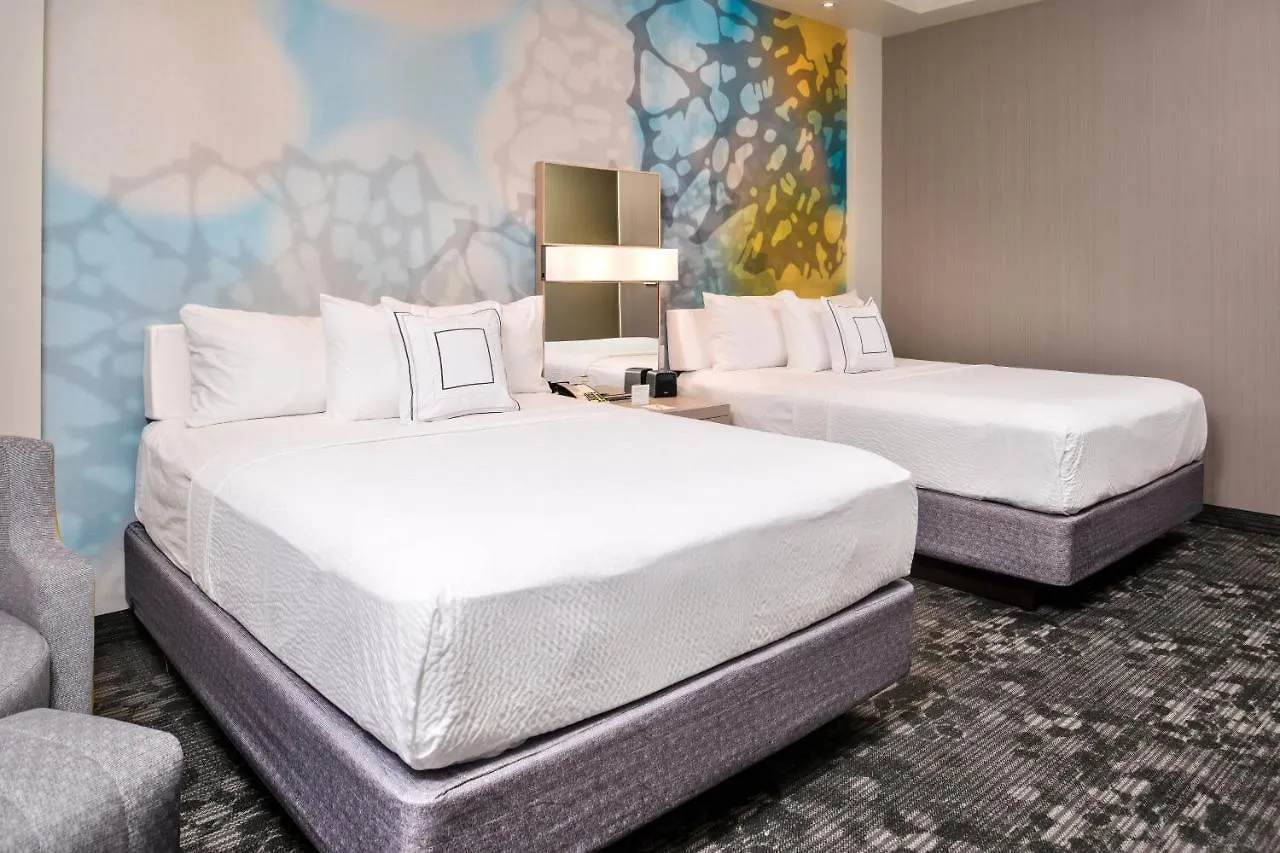 Courtyard By Marriott Charlotte Northlake 2*,